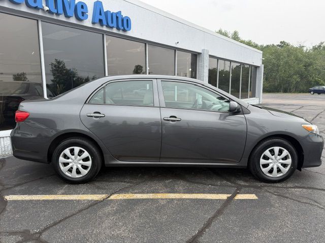 2013 Toyota Corolla Image 2