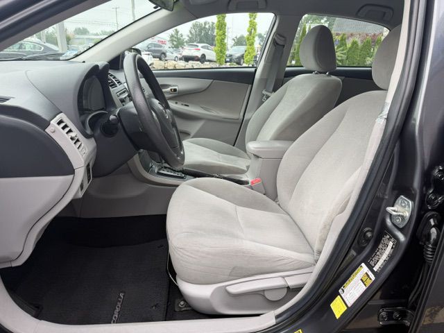 2013 Toyota Corolla Image 8