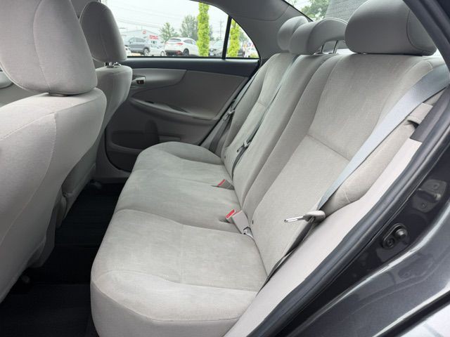 2013 Toyota Corolla Image 10