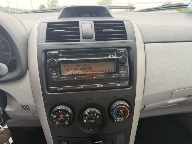 2013 Toyota Corolla Image 14