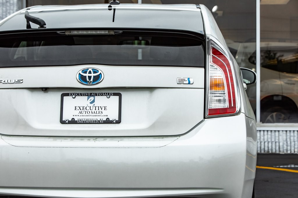 2015 Toyota Prius Image 14