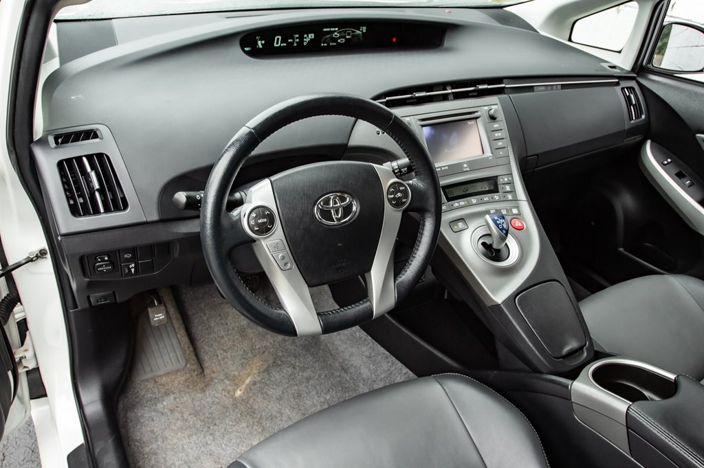 2015 Toyota Prius Image 17