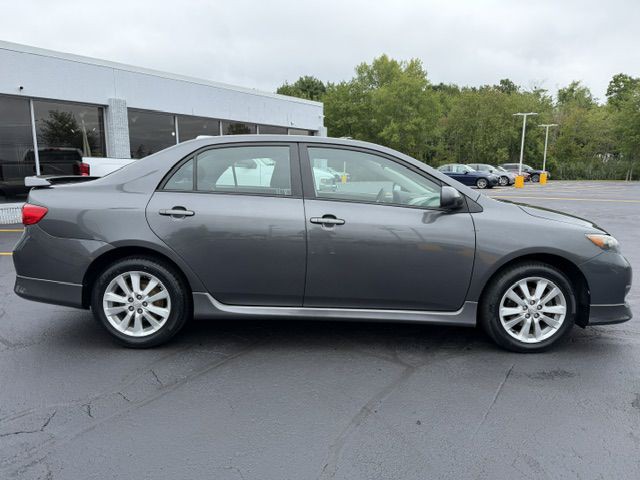 2010 Toyota Corolla Image 2