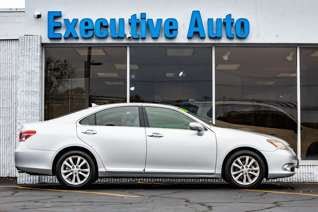2012 Lexus ES Image 8