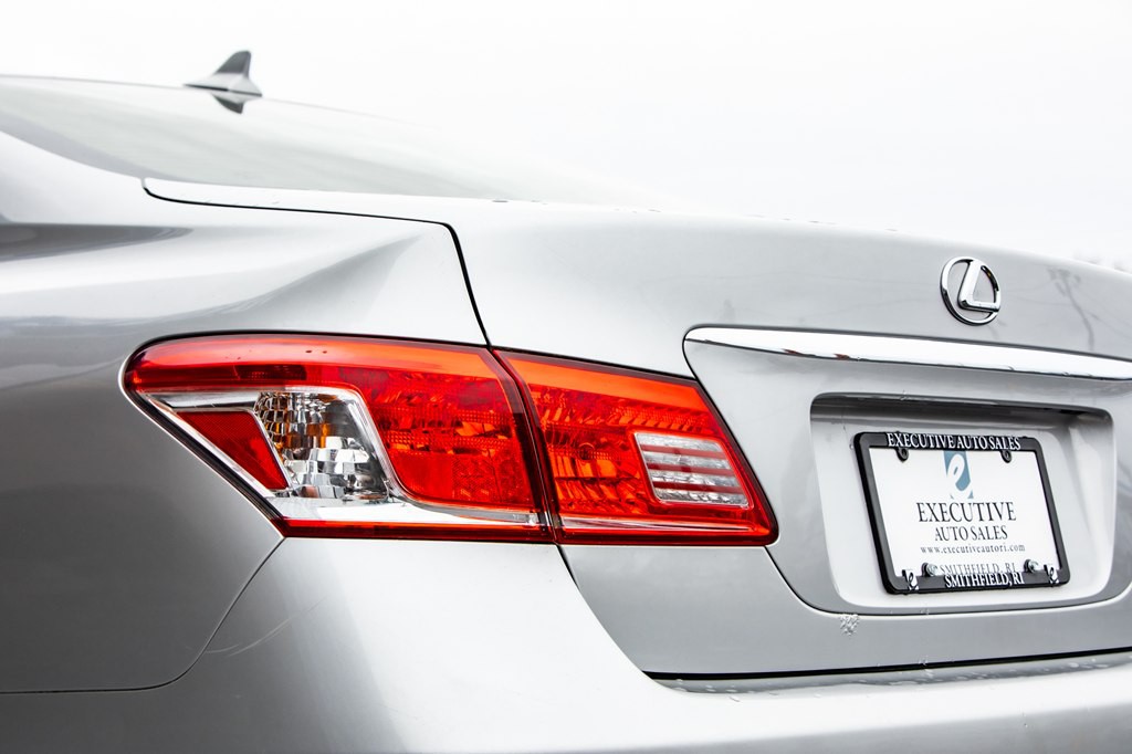 2012 Lexus ES Image 16