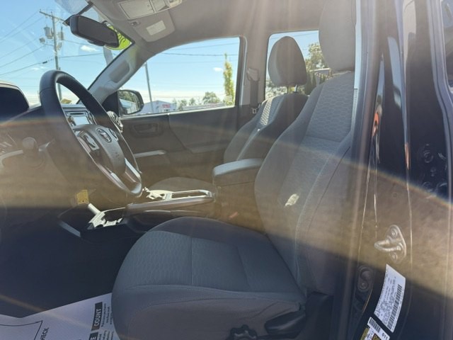 2016 Toyota Tacoma Image 11