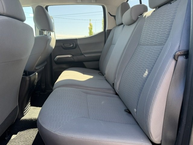 2016 Toyota Tacoma Image 13