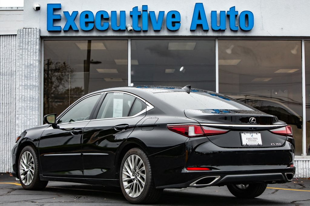 2020 Lexus ES Image 5