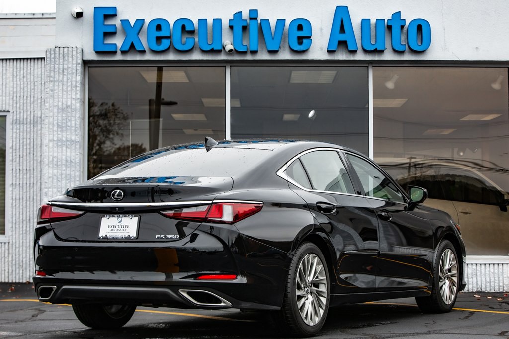 2020 Lexus ES Image 7