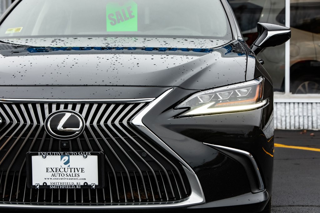 2020 Lexus ES Image 13