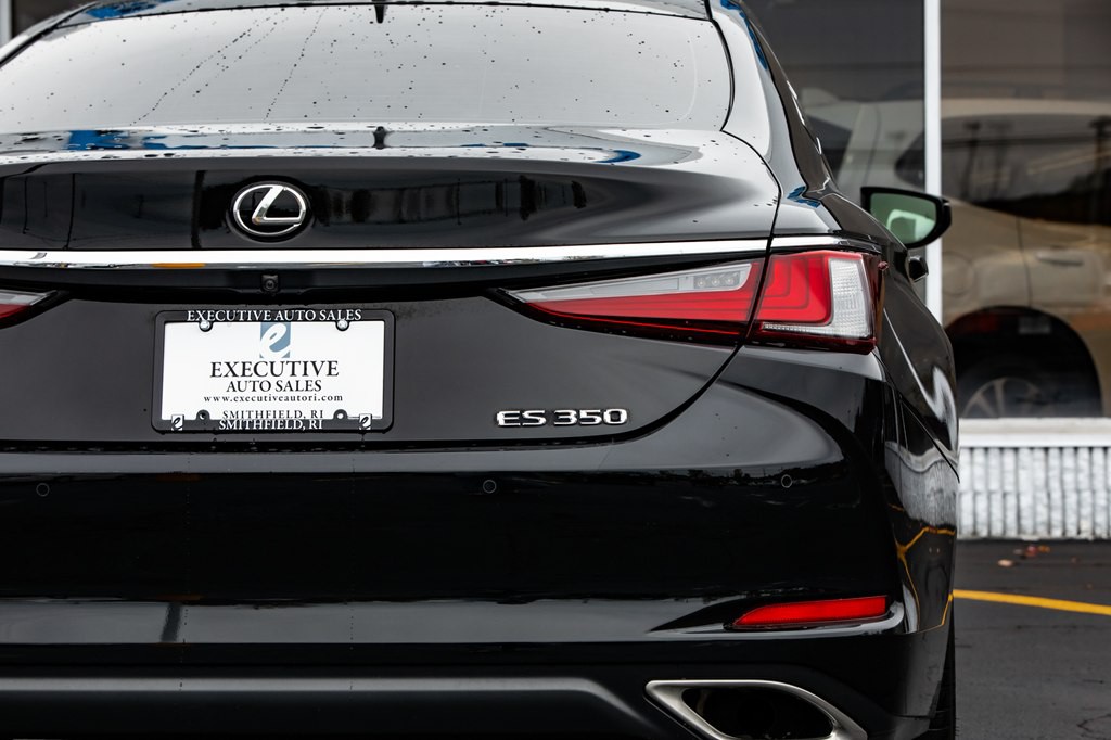 2020 Lexus ES Image 14
