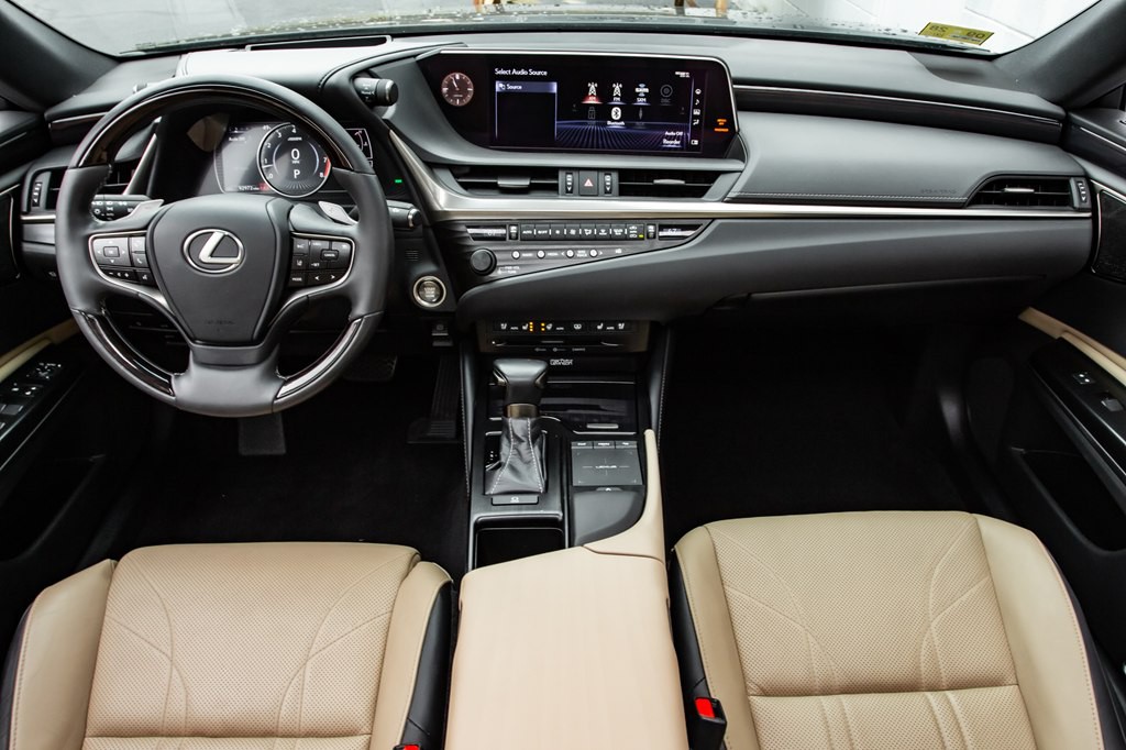 2020 Lexus ES Image 18