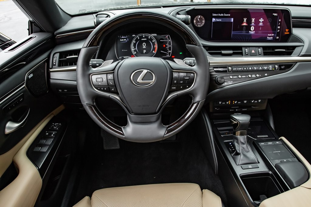2020 Lexus ES Image 19