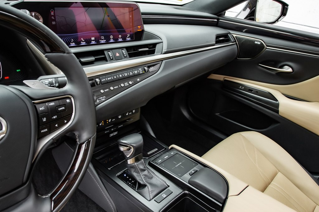 2020 Lexus ES Image 23