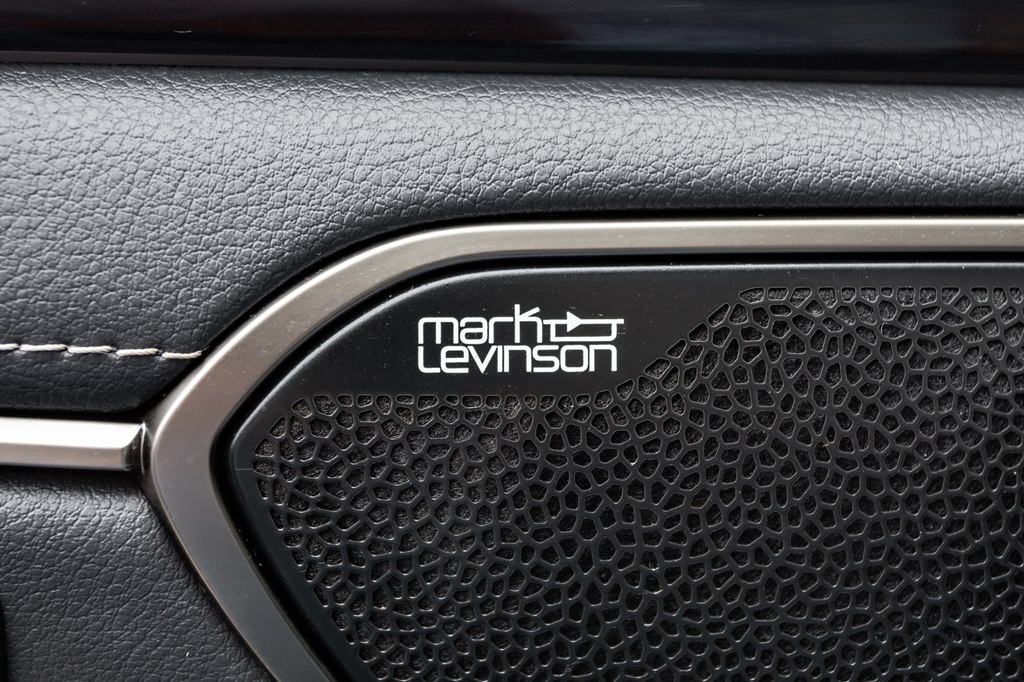 2020 Lexus ES Image 24