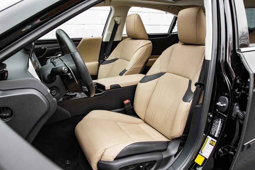 2020 Lexus ES Image 25
