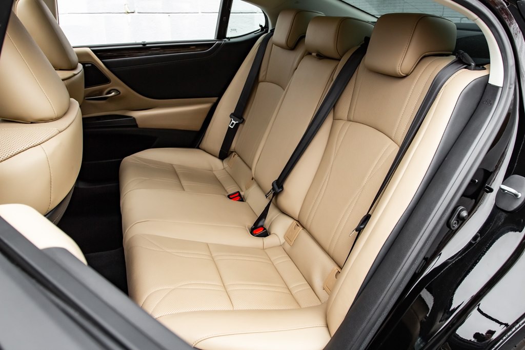 2020 Lexus ES Image 27