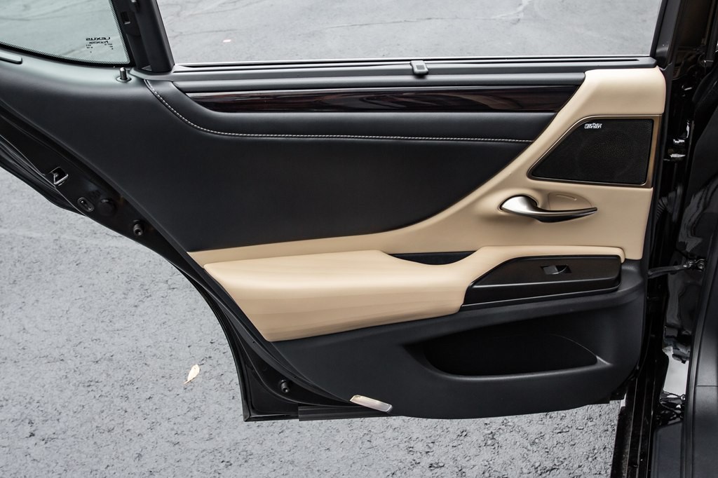 2020 Lexus ES Image 29
