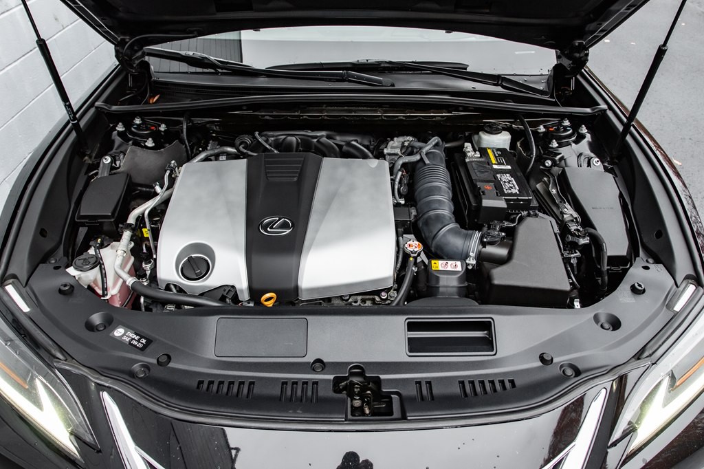 2020 Lexus ES Image 31