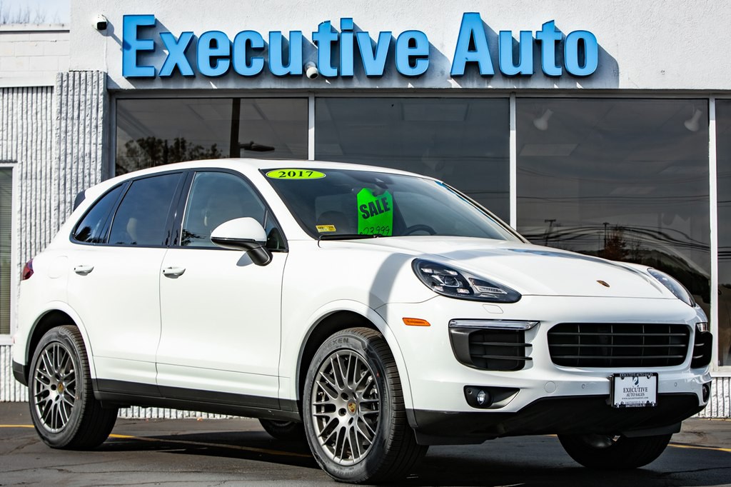 2017 Porsche Cayenne Image 1