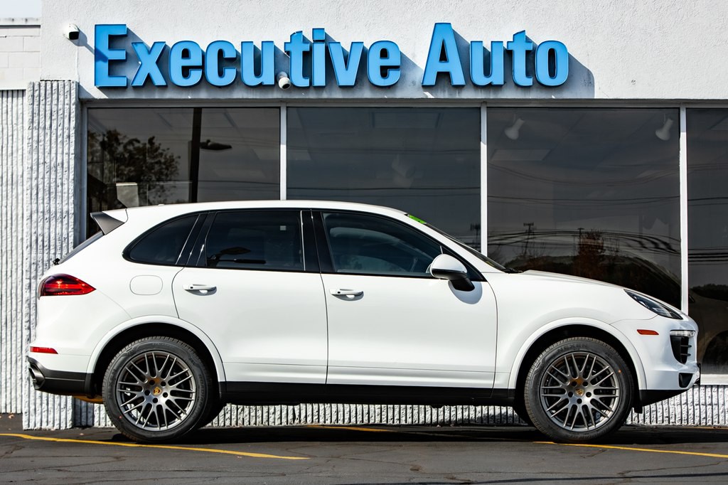 2017 Porsche Cayenne Image 8