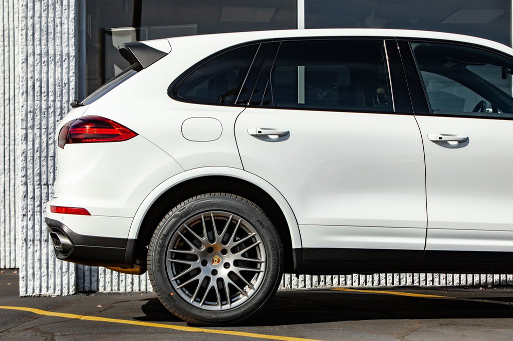 2017 Porsche Cayenne Image 9