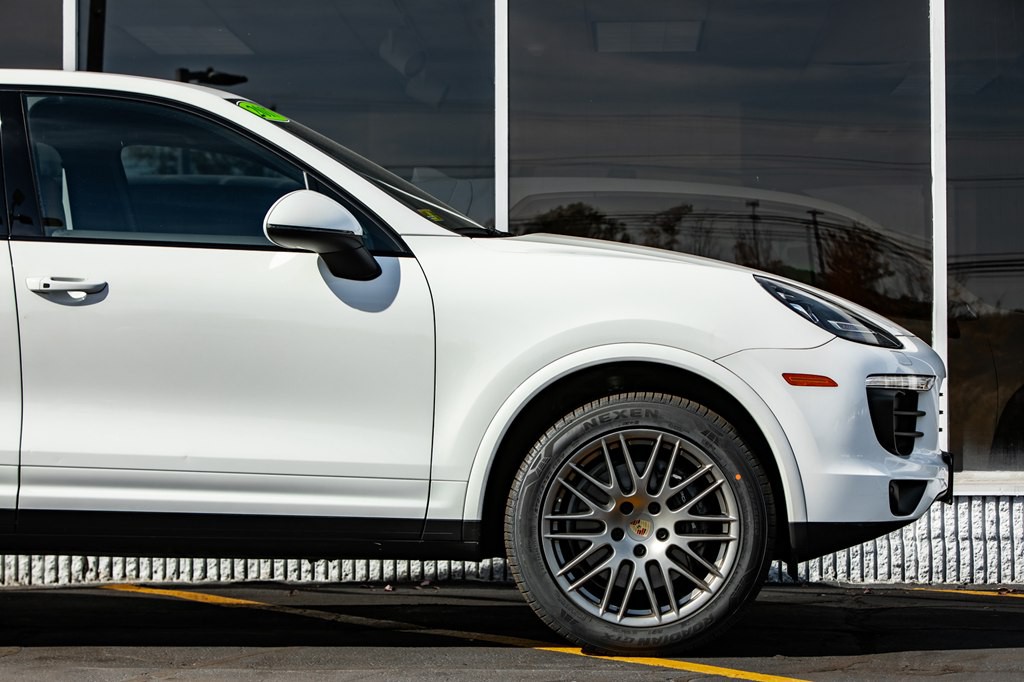 2017 Porsche Cayenne Image 10