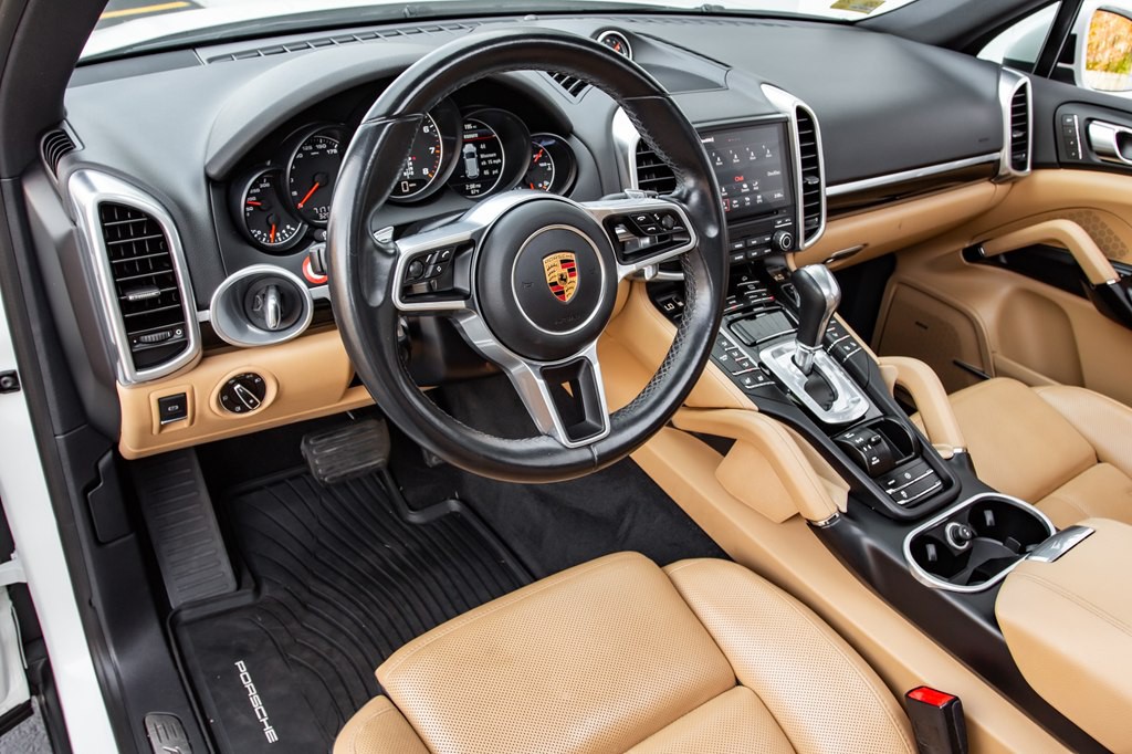 2017 Porsche Cayenne Image 17