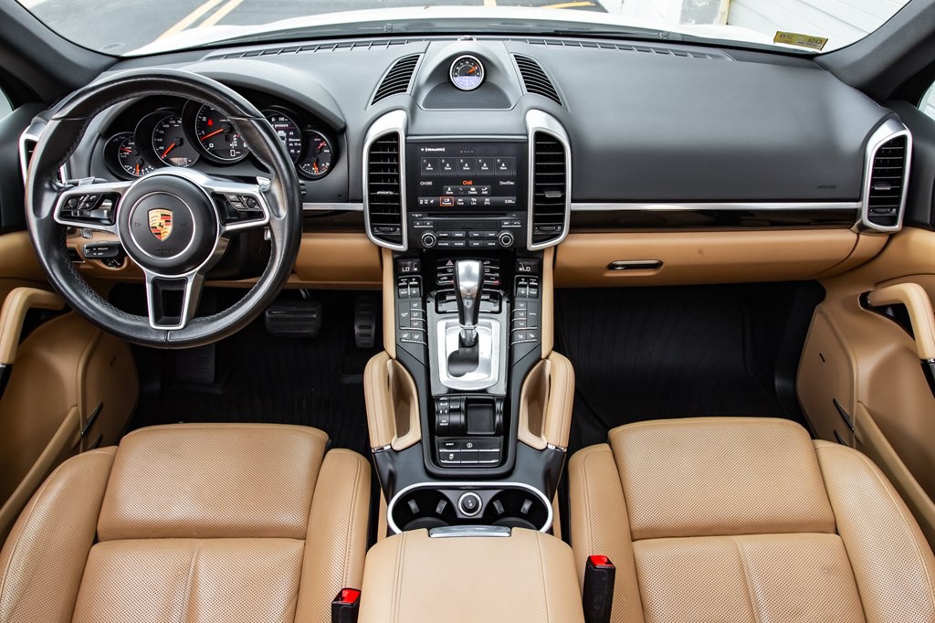 2017 Porsche Cayenne Image 18