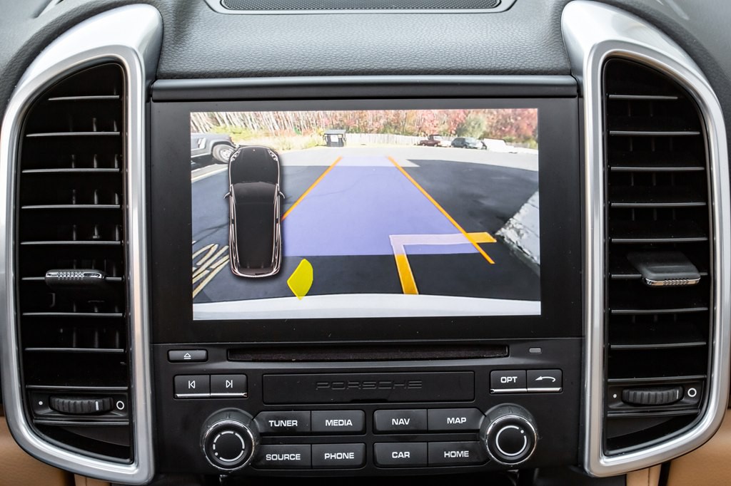 2017 Porsche Cayenne Image 22