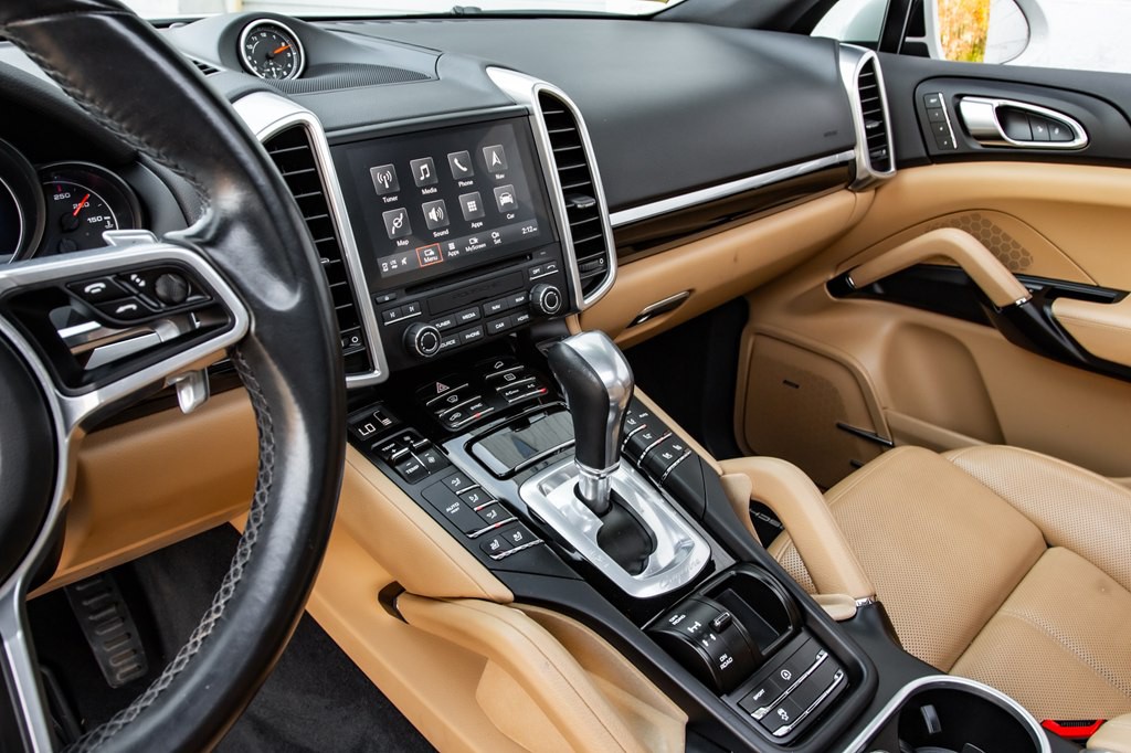 2017 Porsche Cayenne Image 23