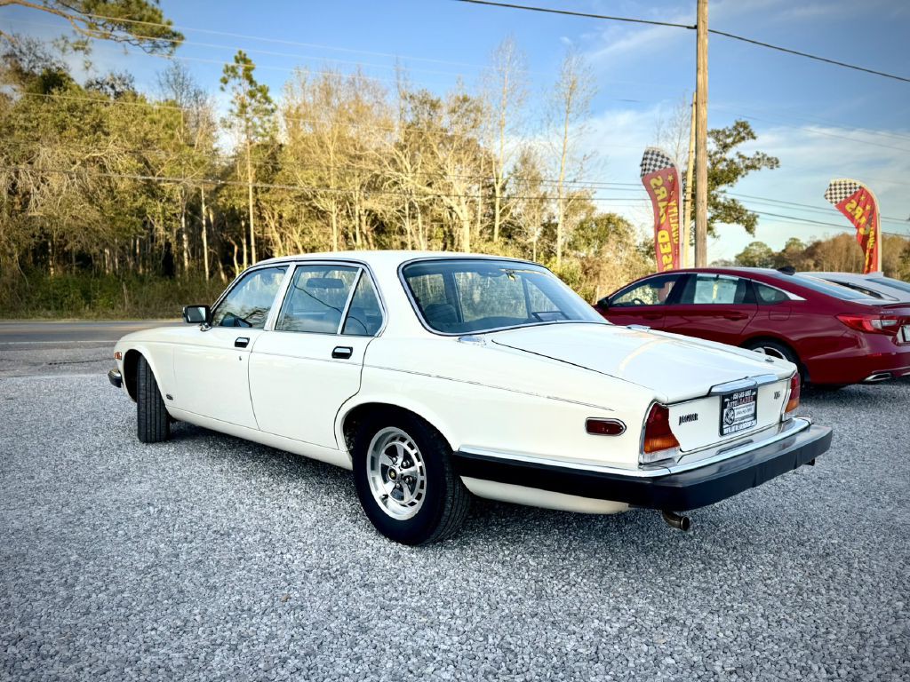 1987 Jaguar XJ Image 2