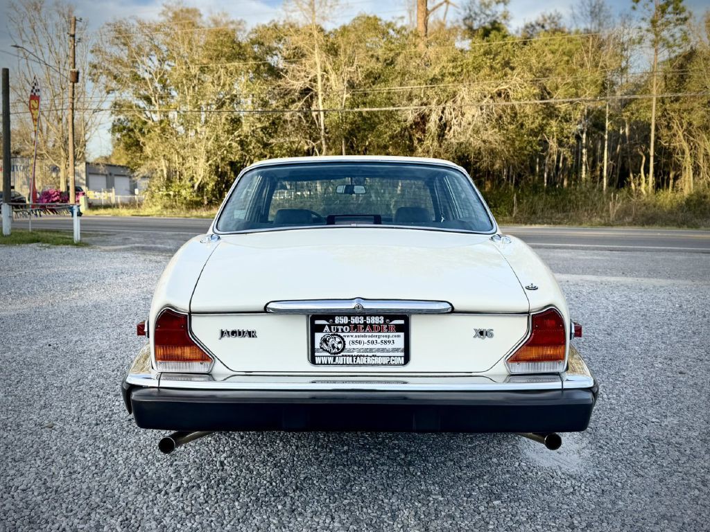 1987 Jaguar XJ Image 3