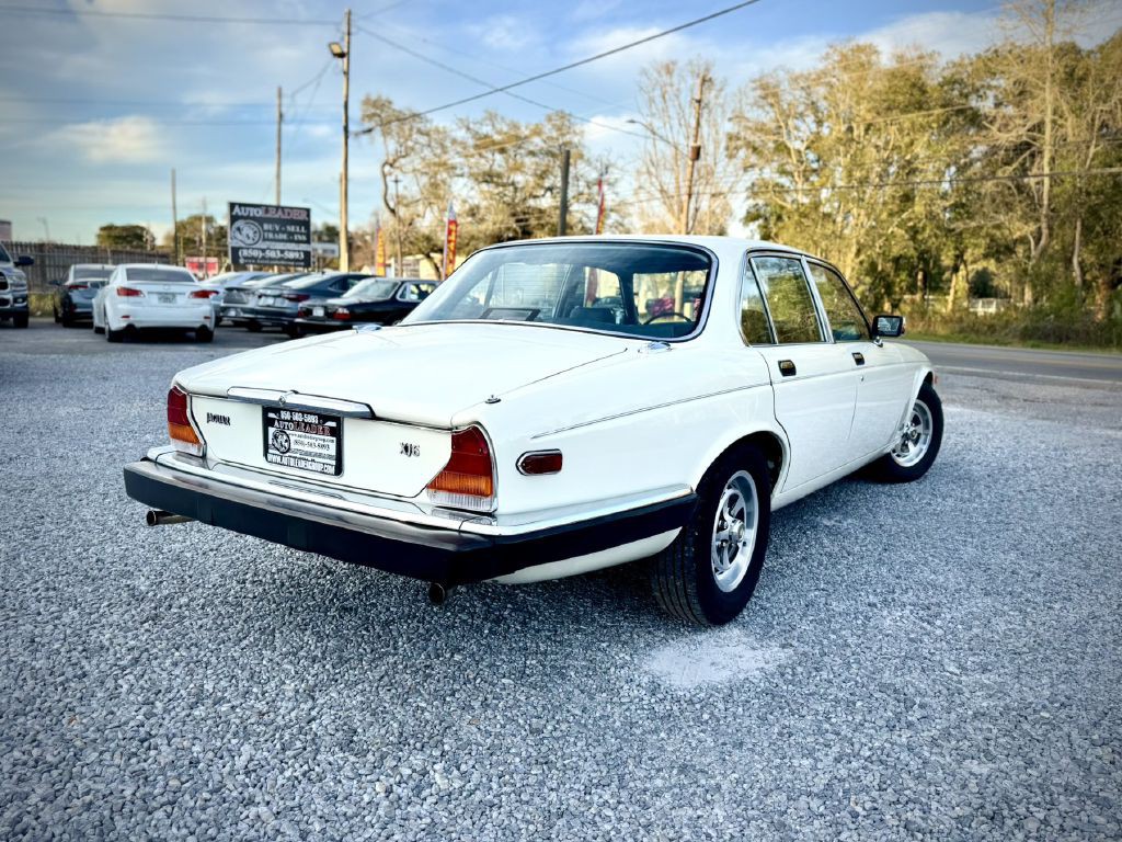 1987 Jaguar XJ Image 4