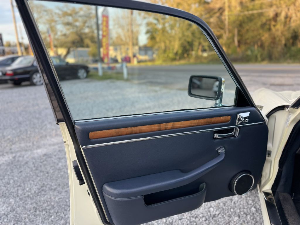 1987 Jaguar XJ Image 8