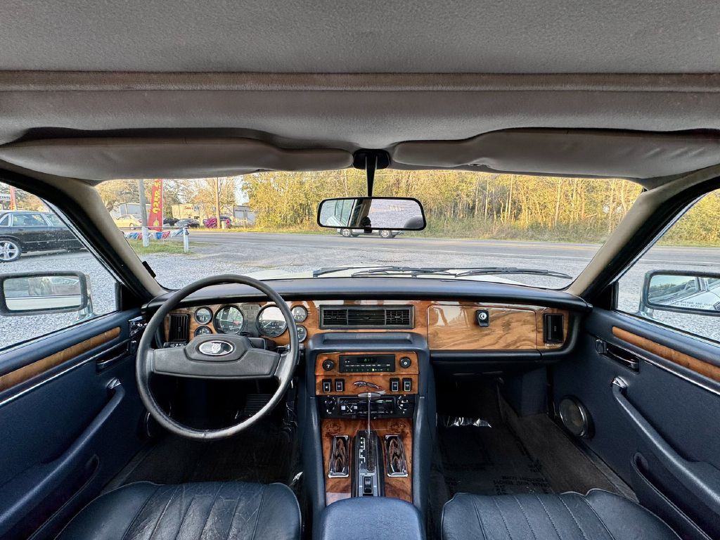 1987 Jaguar XJ Image 11