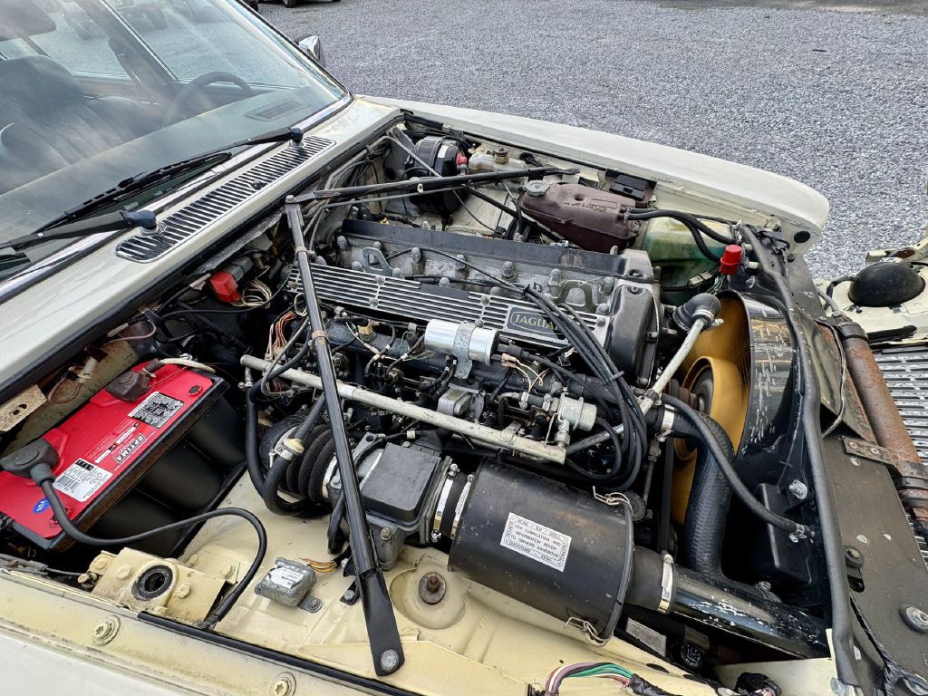 1987 Jaguar XJ Image 16