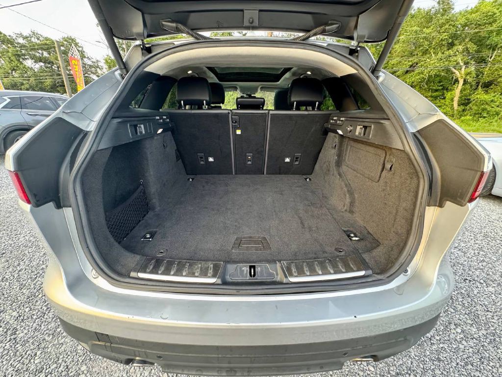 2019 Jaguar F-PACE Image 12