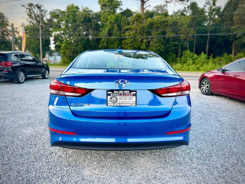 2017 Hyundai Elantra Image 3