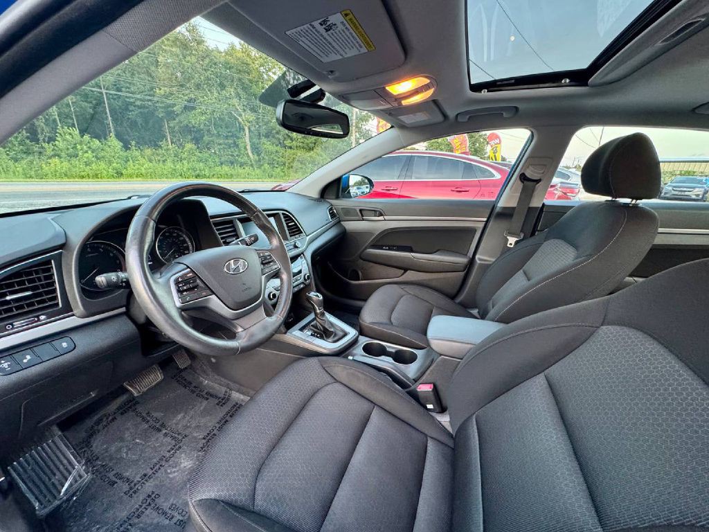 2017 Hyundai Elantra Image 9