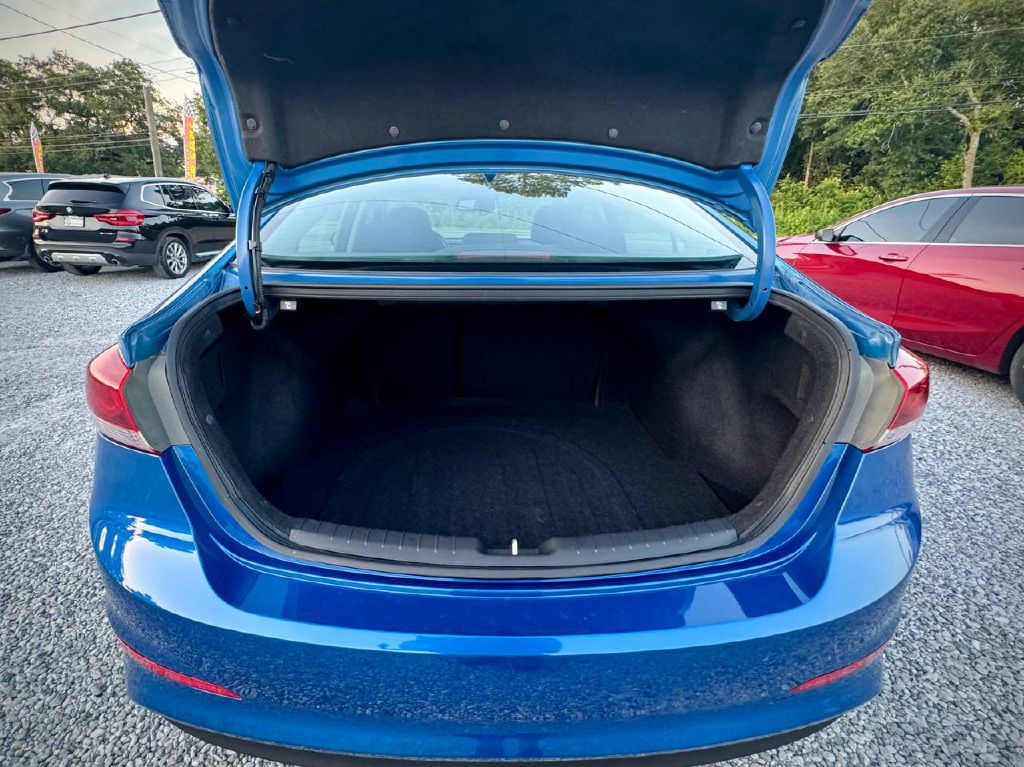 2017 Hyundai Elantra Image 11