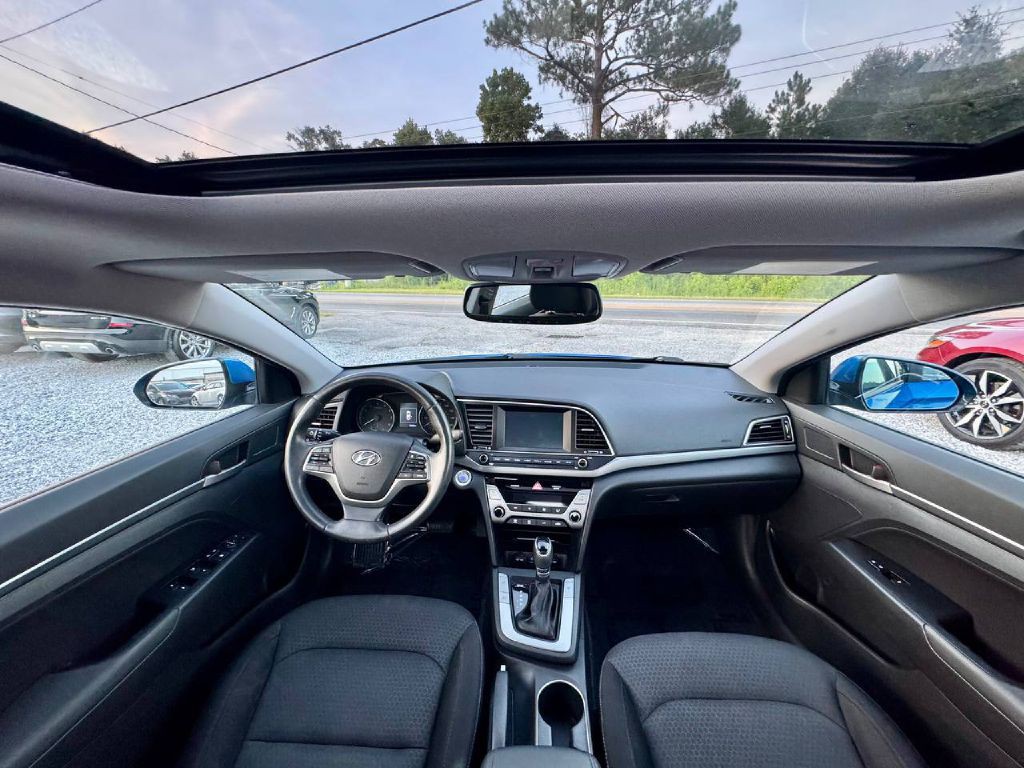 2017 Hyundai Elantra Image 12