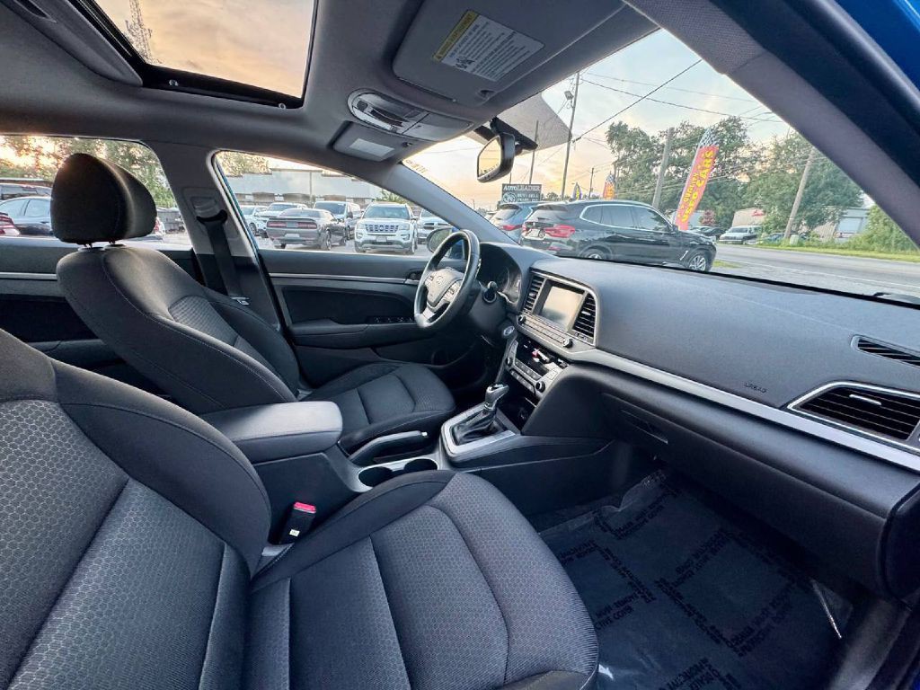 2017 Hyundai Elantra Image 13