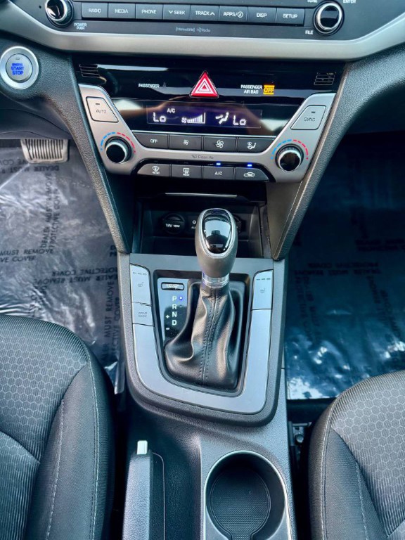 2017 Hyundai Elantra Image 17