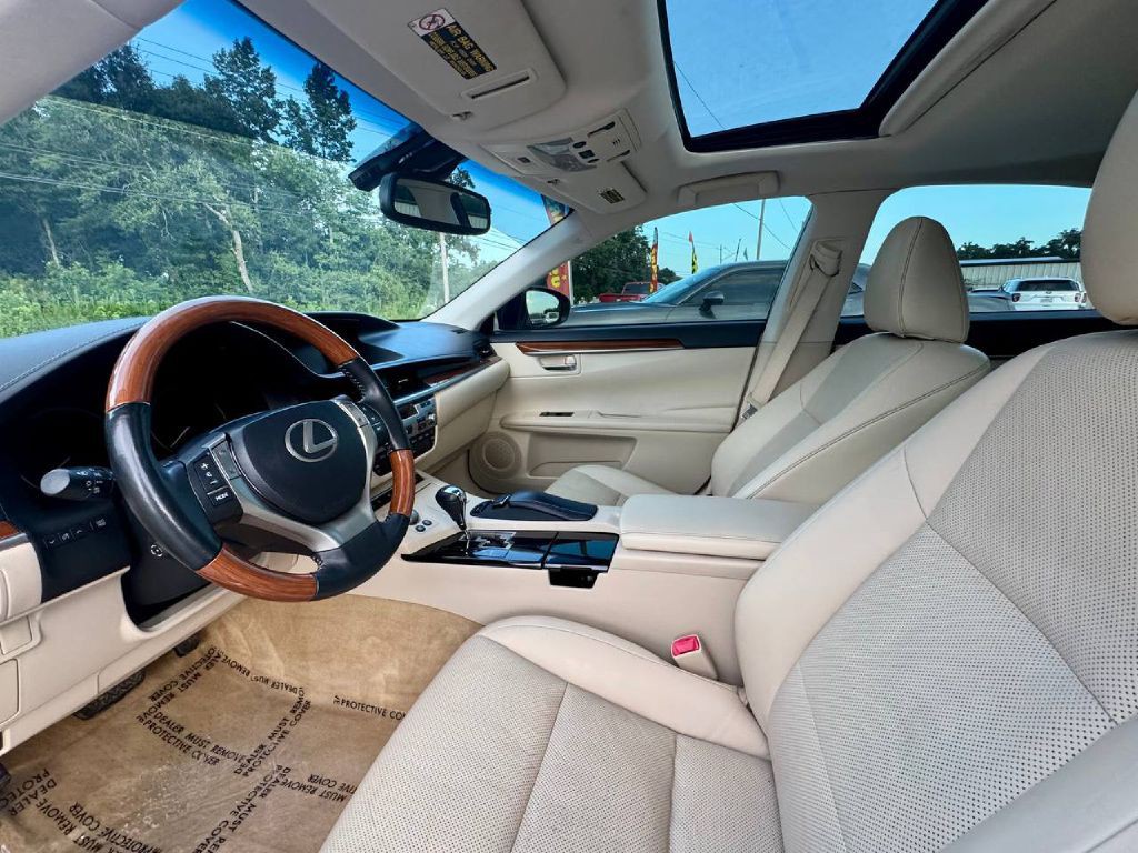 2013 Lexus ES Image 9