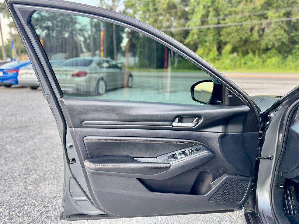 2020 Nissan Altima Image 7