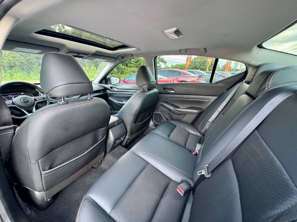 2020 Nissan Altima Image 9