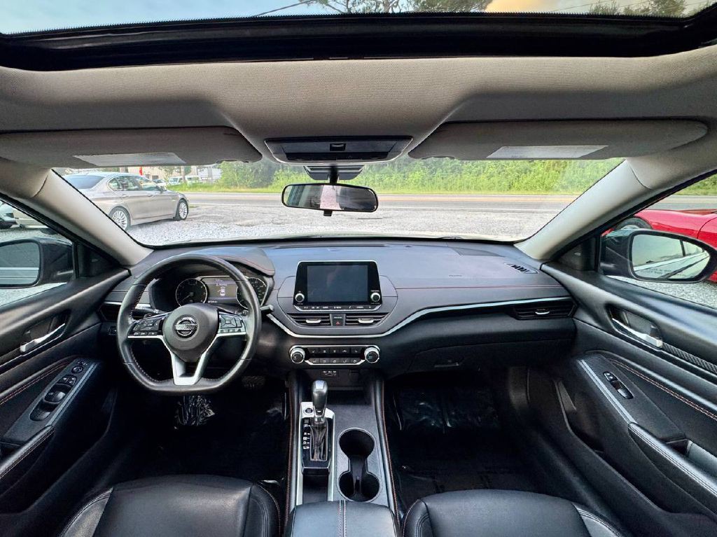 2020 Nissan Altima Image 10