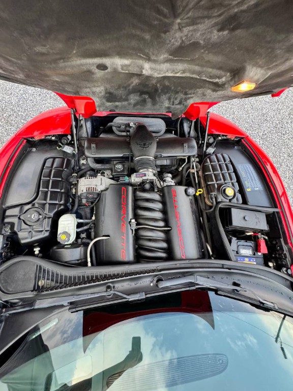 2004 Chevrolet Corvette Image 14