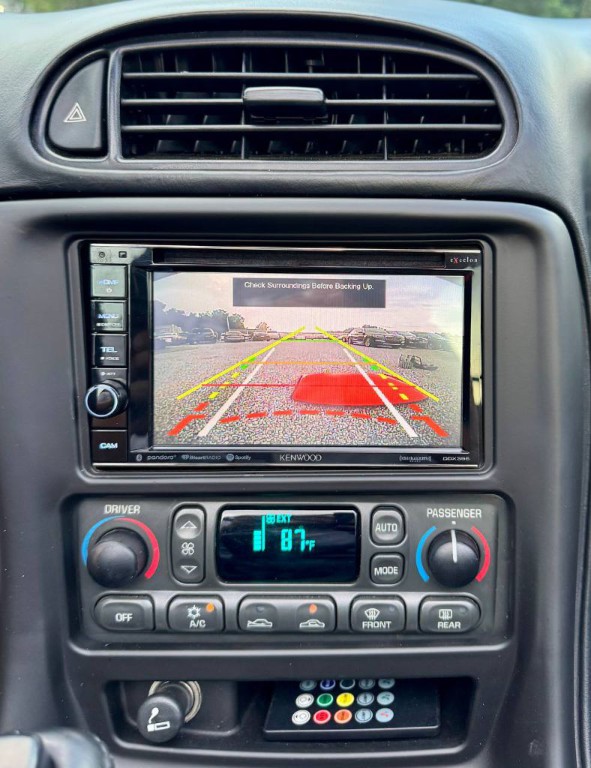 2004 Chevrolet Corvette Image 18
